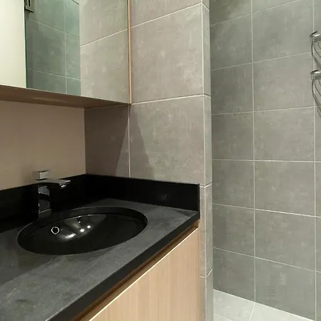 Cosy 1br With Ac, Next To Avenue Montaigne *